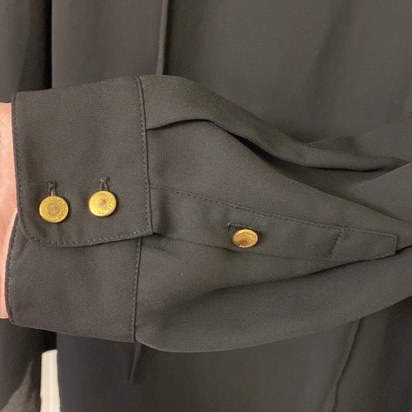 VINCE CAMUTO STUDDED BLACK TOP - Picture 3 of 6